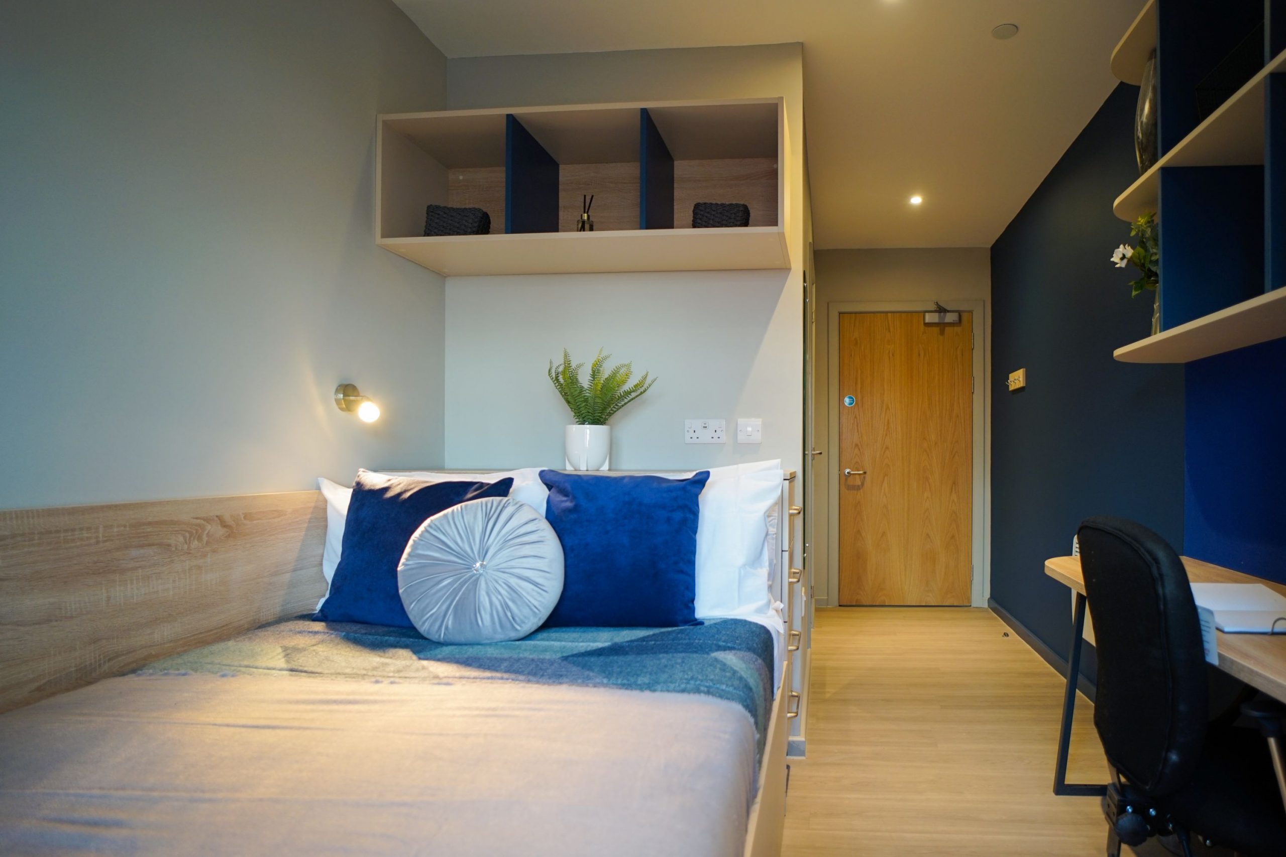 https___api.prestigestudentliving.com_wp-content_uploads_2021_04_student-accommodation-edinburgh-goods-corner-classic-studio-plus-2